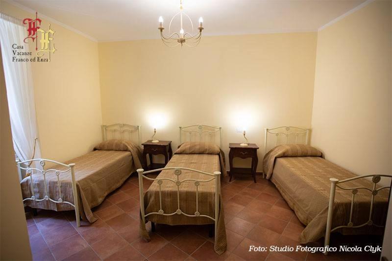 Casa Vacanze - Franco Ed Enza Bed & Breakfast San Gregorio Magno Ngoại thất bức ảnh