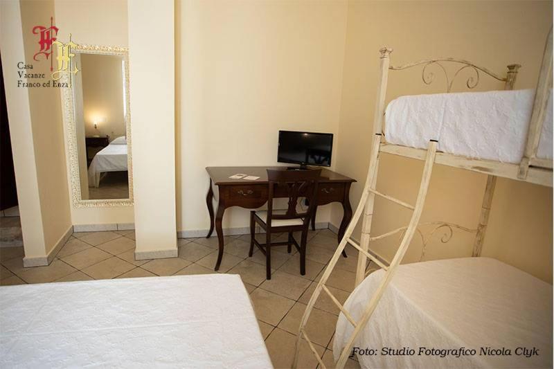 Casa Vacanze - Franco Ed Enza Bed & Breakfast San Gregorio Magno Ngoại thất bức ảnh